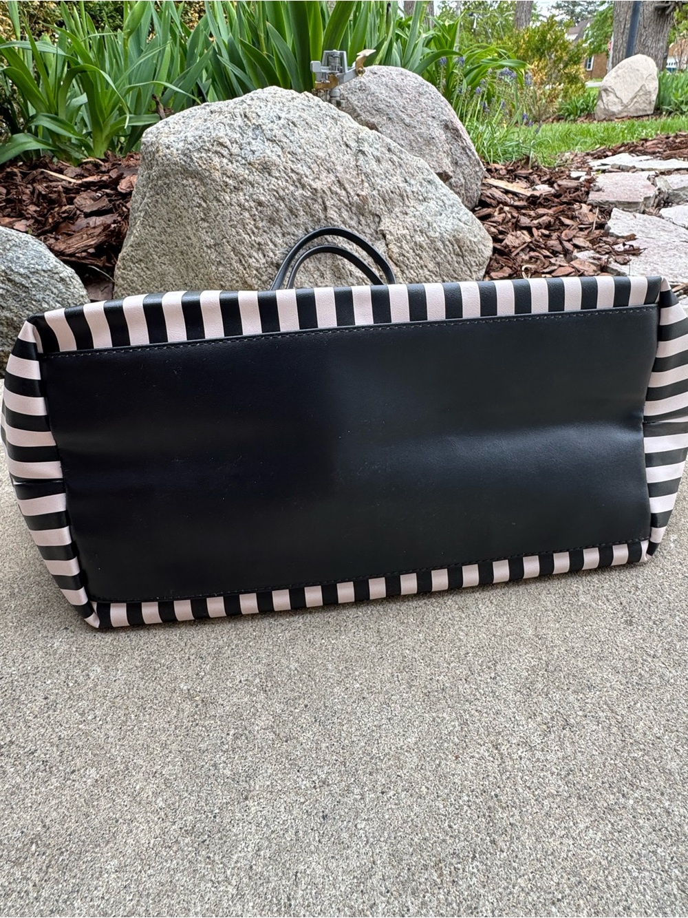 Victoria's Secret Black and White Striped Tote NWT - Picture 4 of 5